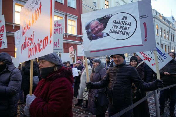 У здания Сейма прошел пикет Новой консервативной партии За правовую Латвию! - Sputnik Латвия