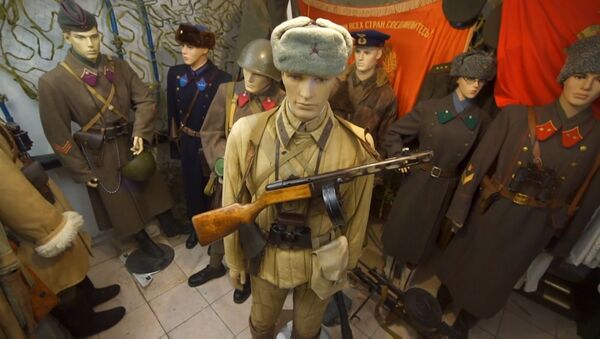 Житель Волгограда 17 лет собирал у себя в подвале оружейную коллекцию времен Сталинградской битвы - Sputnik Latvija