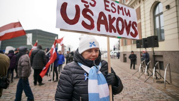 Митинг на Ратушной площади в поддержку мэра города Нила Ушакова - Sputnik Latvija