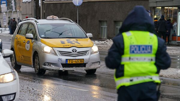 Пикет Латвийского профсоюза таксистов, 12 февраля 2019 - Sputnik Латвия