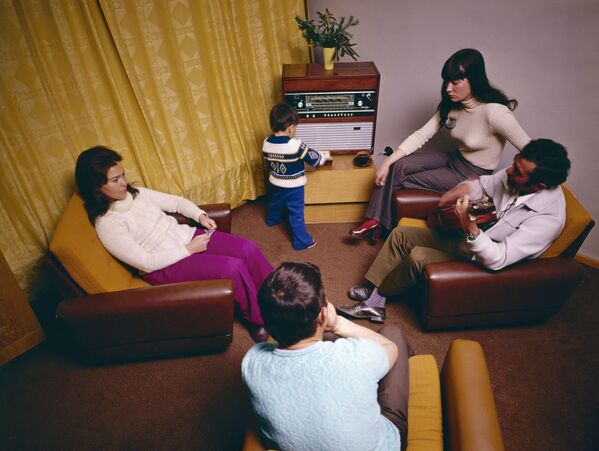 Семья в гостиничном номере - Sputnik Латвия