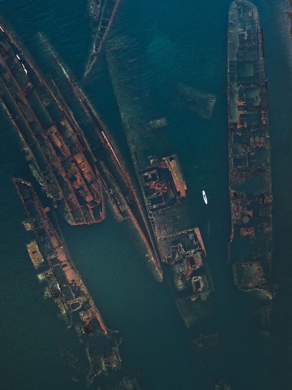 Затонувшие корабли в бухте Труда, Приморский край, Россия - Sputnik Латвия