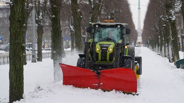 Уборка снега в Риге - Sputnik Латвия
