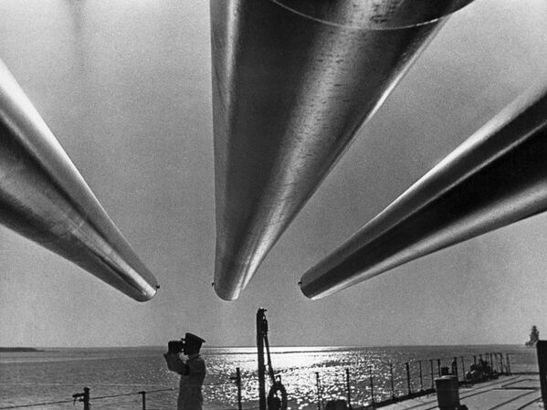 Проверка боеготовности корабельных орудий в ходе учений Военно-морского флота СССР, 1936 год. - Sputnik Латвия