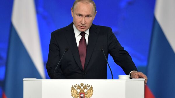 Президент РФ Владимир Путин выступает с ежегодным посланием Федеральному собранию - Sputnik Latvija