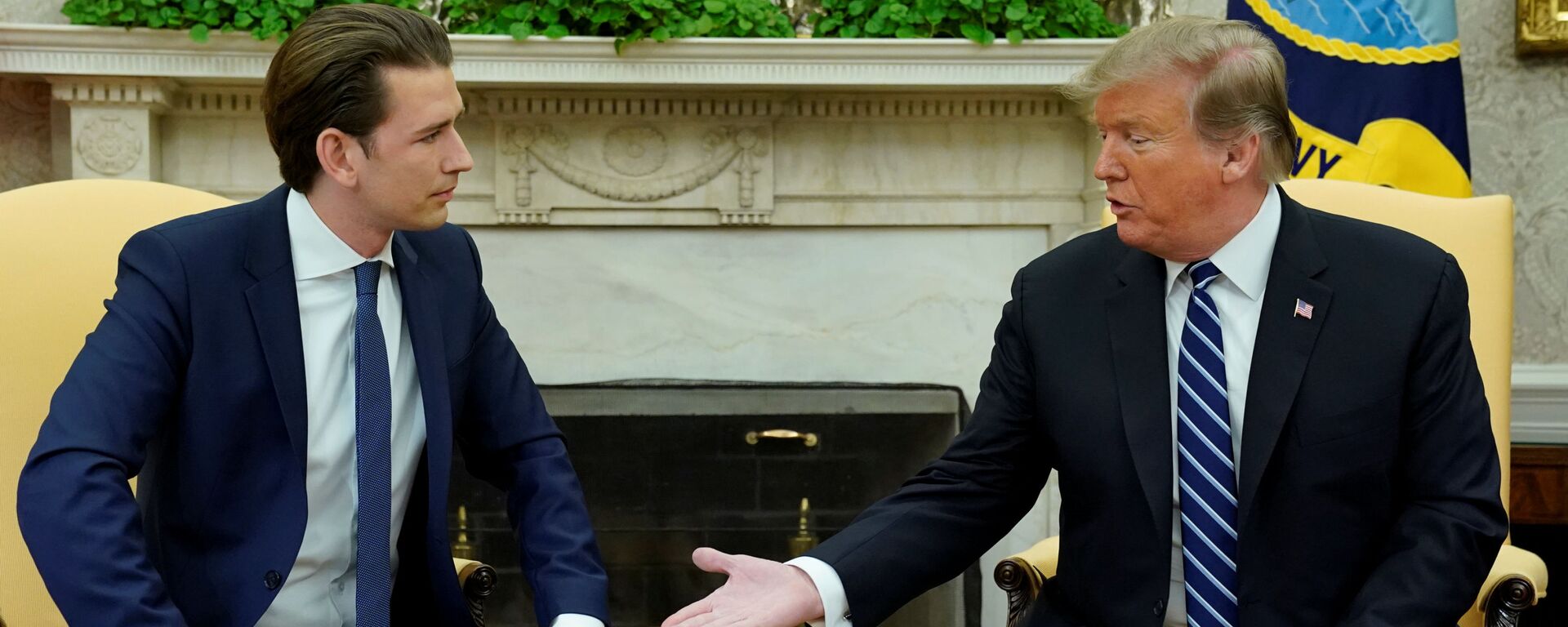 Канцлер Австрии Себастьян Курц и президент США Дональд Трамп - Sputnik Латвия, 1920, 23.02.2019