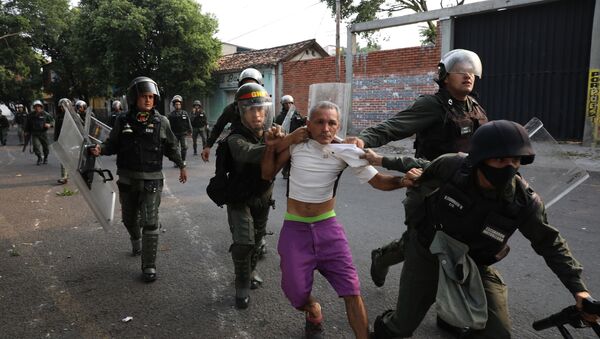 Столкновения с национальной гвардией в Урене, Венесуэла - Sputnik Latvija