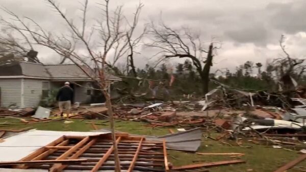 Последствия разрушительного торнадо в Алабаме - Sputnik Latvija