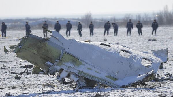 Пассажирский самолет Boeing-737-800 разбился при посадке в аэропорту Ростова-на-Дону. - Sputnik Латвия