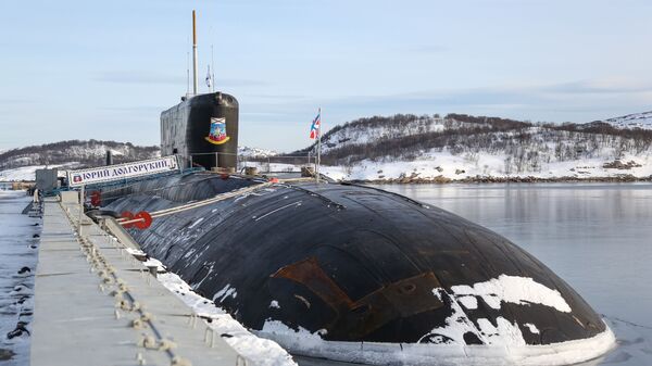 Атомная подводная лодка К-535 Юрий Долгорукий на причале в Гаджиево - Sputnik Latvija