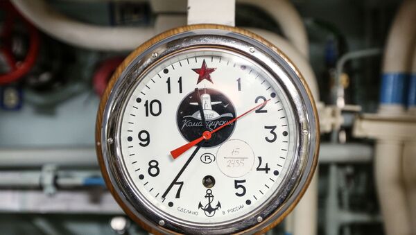Командирские часы во внутреннем отсеке атомной подводной лодки К-535 Юрий Долгорукий - Sputnik Латвия