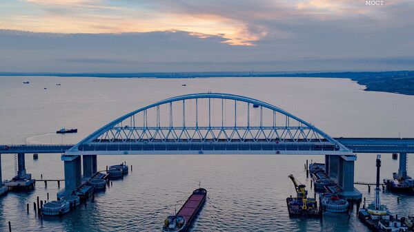 Крымский мост через Керченский пролив - Sputnik Latvija