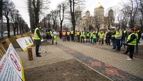 Открытое собрание общественного движения Фронт народной власти у кабинета министров - Sputnik Латвия