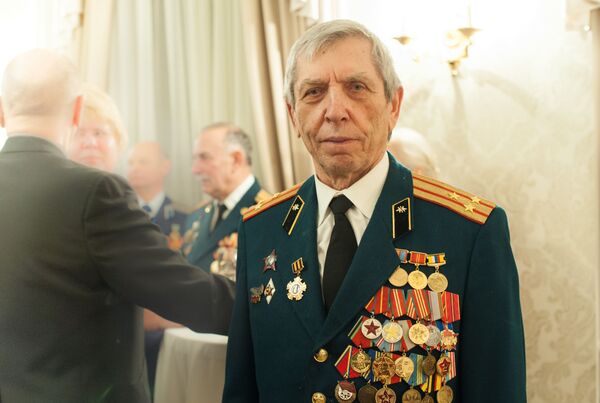 Когда ветераны Эстонии надевают военную форму Когда ветераны Эстонии надевают военную форму - Sputnik Латвия