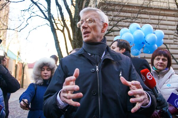 Klusums pirms vētras: pedagogi Latvijā gatavojas karam Klusums pirms vētras: pedagogi Latvijā gatavojas karam - Sputnik Latvija