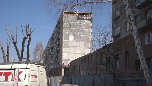Магнитогорцы объяснили возвращение в дом, где произошел взрыв - видео - Sputnik Latvija
