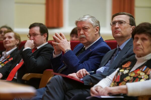 Нельзя оставаться в стороне: как в Латвии отстоять правду о Великой Победе Нельзя оставаться в стороне: как в Латвии отстоять правду о Великой Победе - Sputnik Латвия