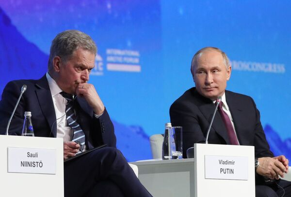 Путин поспорил с президентом Финляндии о санкциях против России Путин поспорил с президентом Финляндии о санкциях против России - Sputnik Латвия