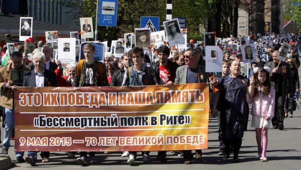Участники акции Бессмертный полк в Риге - Sputnik Latvija