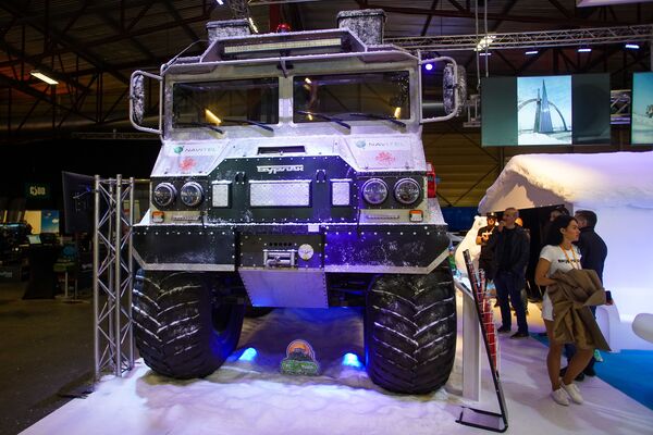 Рев моторов на всю столицу: в зале Кипсала открылась выставка Авто-2019 Рев моторов на всю столицу: в зале Кипсала открылась выставка Авто-2019 - Sputnik Латвия