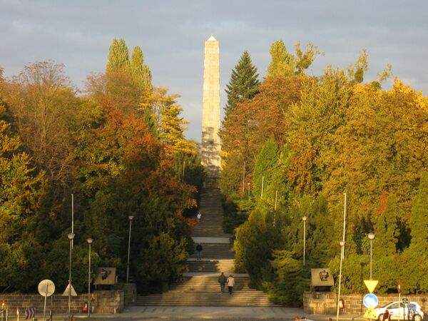 Памятник героям - памятник солдатам Красной Армии, погибшим в боях за Познань в 1945, Польша - Sputnik Латвия