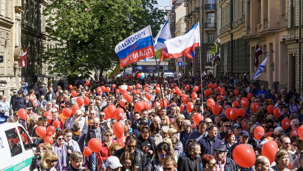 Акция Русского союза Латвии в защиту русских школ в Риге 1 мая 2019 года - Sputnik Латвия
