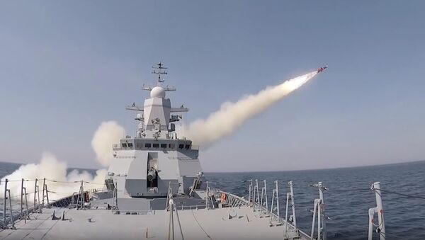 Учебно-боевые пуски противокорабельных ракет Уран корветом Стойкий - Sputnik Latvija