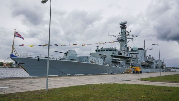 Английский фрегат HMS Westminster в рижском порту - Sputnik Latvija