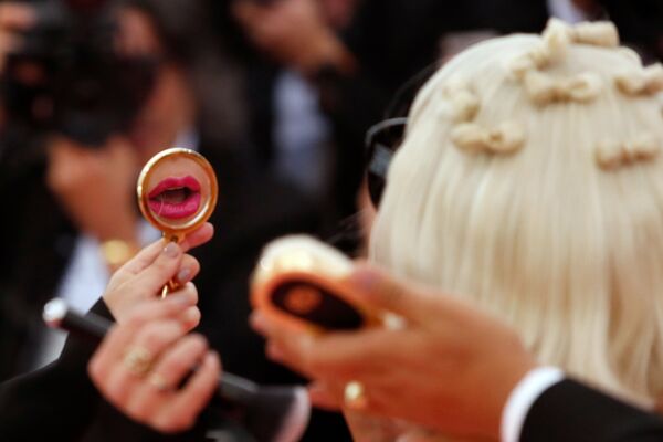 Певица и актриса Леди Гага на Met Gala - 2019 в Нью-Йорке Певица и актриса Леди Гага на Met Gala - 2019 в Нью-Йорке - Sputnik Латвия