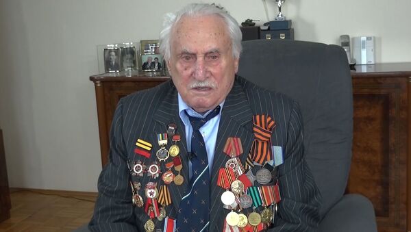 95-летний ветеран и известный тренер о том, почему не вспоминает Великую Отечественную - Sputnik Латвия