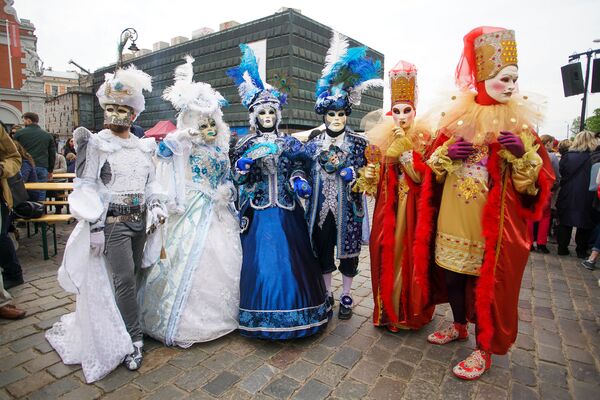 Tradicionālais festivāls-karnevāls Maija Grāfs Rīgā. Tradicionālais festivāls-karnevāls Maija Grāfs Rīgā. - Sputnik Latvija