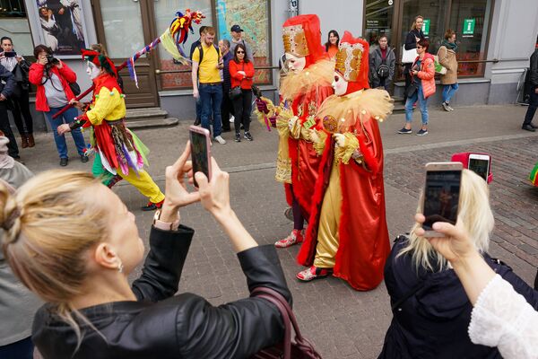 Традиционный карнавал Майский граф в Риге - Sputnik Латвия