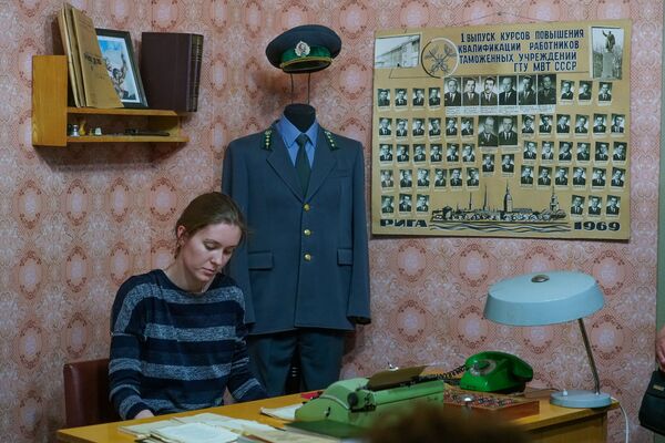Посетители Музея истории таможни и налогов во время акции Ночь музеев в Риге Посетители Музея истории таможни и налогов во время акции Ночь музеев в Риге - Sputnik Латвия