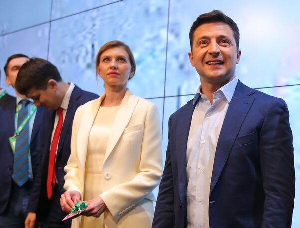 Ukrainas pirmā lēdija: kas zināms par Vladimira Zeļenska dzīvesbiedri Ukrainas pirmā lēdija: kas zināms par Vladimira Zeļenska dzīvesbiedri - Sputnik Latvija