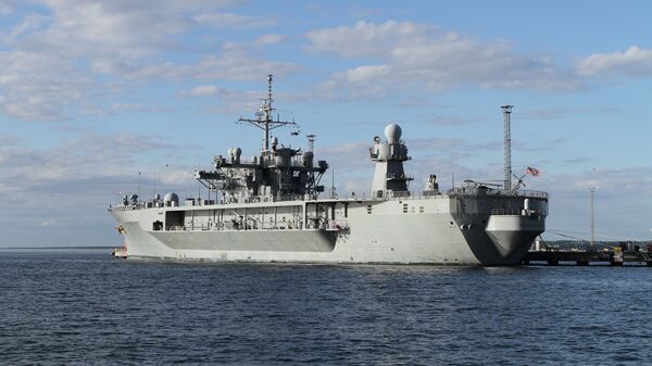 Флагманский корабль шестого флота США Mount Whitney в порту Таллина - Sputnik Latvija