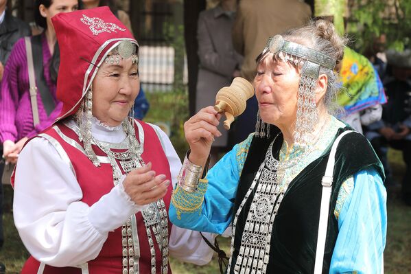 Празднование якутского Нового года в Риге Празднование якутского Нового года в Риге - Sputnik Латвия