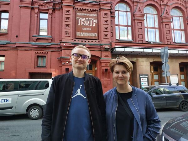 Жизнь в театре и для театра: Оскарс Паулиньш в лучах света Жизнь в театре и для театра: Оскарс Паулиньш в лучах света - Sputnik Латвия
