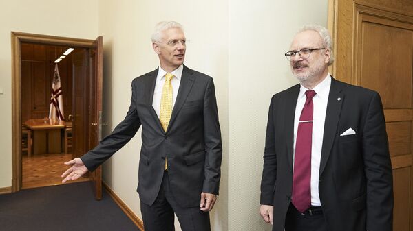 Премьер-министр Латвии Кришьянис Кариньш и президент Латвии Эгилс Левитс - Sputnik Латвия