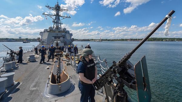 Ракетный эсминец USS Gravely отправляется из Киля (Германия) для участия в учениях НАТО BALTOPS - 2019, 9 июня 2019 года - Sputnik Латвия