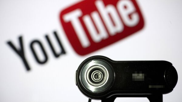 Логотип YouTube - Sputnik Latvija