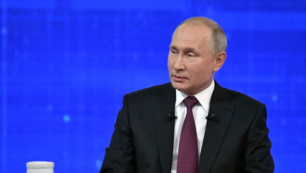 Прямая линия с президентом России Владимиром Путиным - Sputnik Латвия
