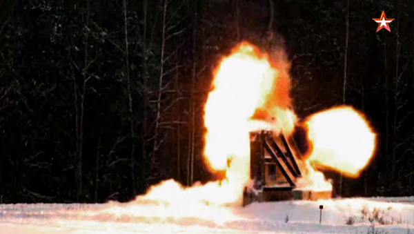 Убийца танков: опубликовано видео применения новой ракеты для Ми-28HM - Sputnik Latvija
