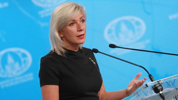 Официальный представитель Министерства иностранных дел России Мария Захарова во время брифинга в Москве - Sputnik Latvija