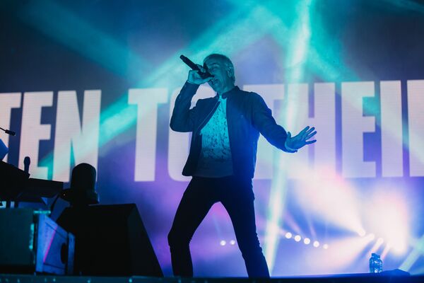 Легенды электроники, британская группа Underworld ударно выступили на закрытии фестиваля - Sputnik Латвия