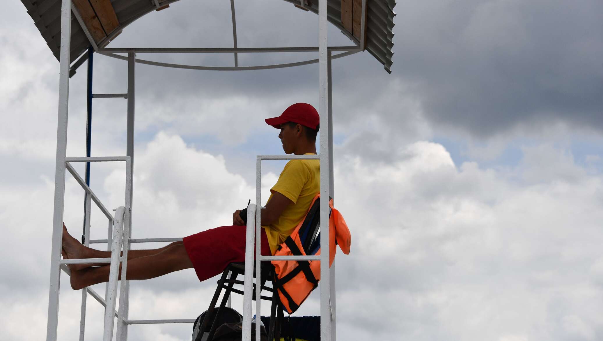 Малибу спасательная вышка. Вышка спасателя на пляже. Вышка спасателя на пляже. Разборная спасательная вышка. Спасательная вышка.