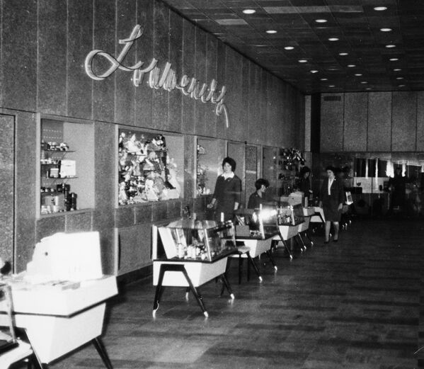 Магазины Tax-Free в аэропорту Шереметьево, 1964 год  - Sputnik Латвия
