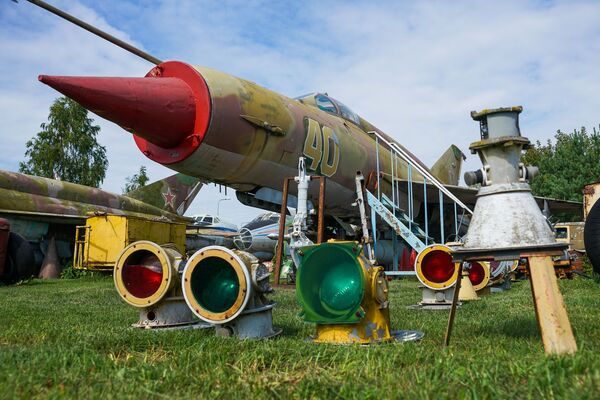 Истребитель-Перехватчик Миг-21СМТ в Рижском музее авиации - Sputnik Латвия