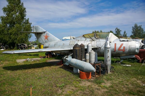 Учебно-тренировочный истрибитель Миг-15УТИ в Рижском музее авиации - Sputnik Латвия