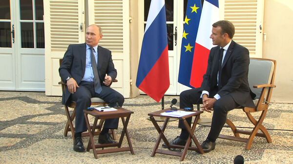 От Лиссабона до Владивостока: Макрон уверен в европейском будущем РФ От Лиссабона до Владивостока: Макрон уверен в европейском будущем РФ - Sputnik Латвия