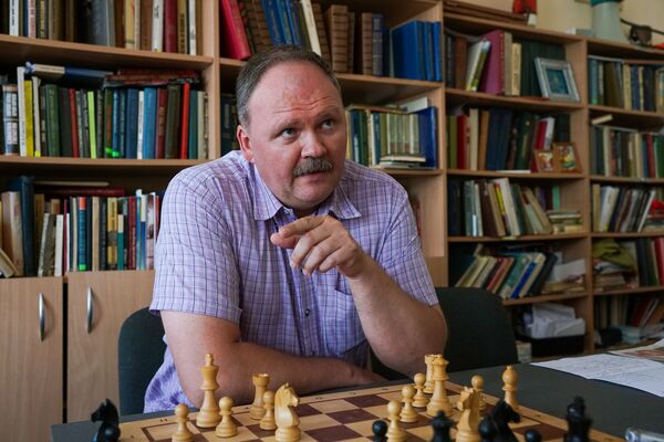 Учитель из Даугавпилса: делают все, чтобы русский язык перестал быть самодостаточным Учитель из Даугавпилса: делают все, чтобы русский язык перестал быть самодостаточным - Sputnik Латвия